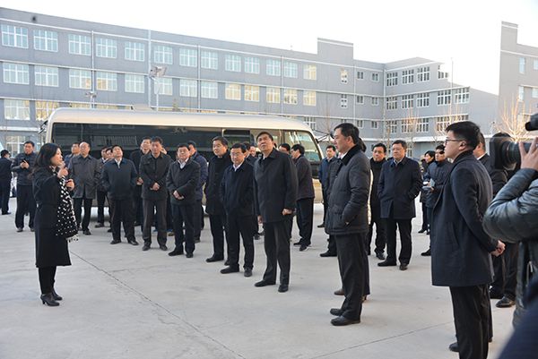 安陽市委書記李公樂，市長王新偉等市四大班子領(lǐng)導(dǎo)蒞臨金秋照明考察觀摩